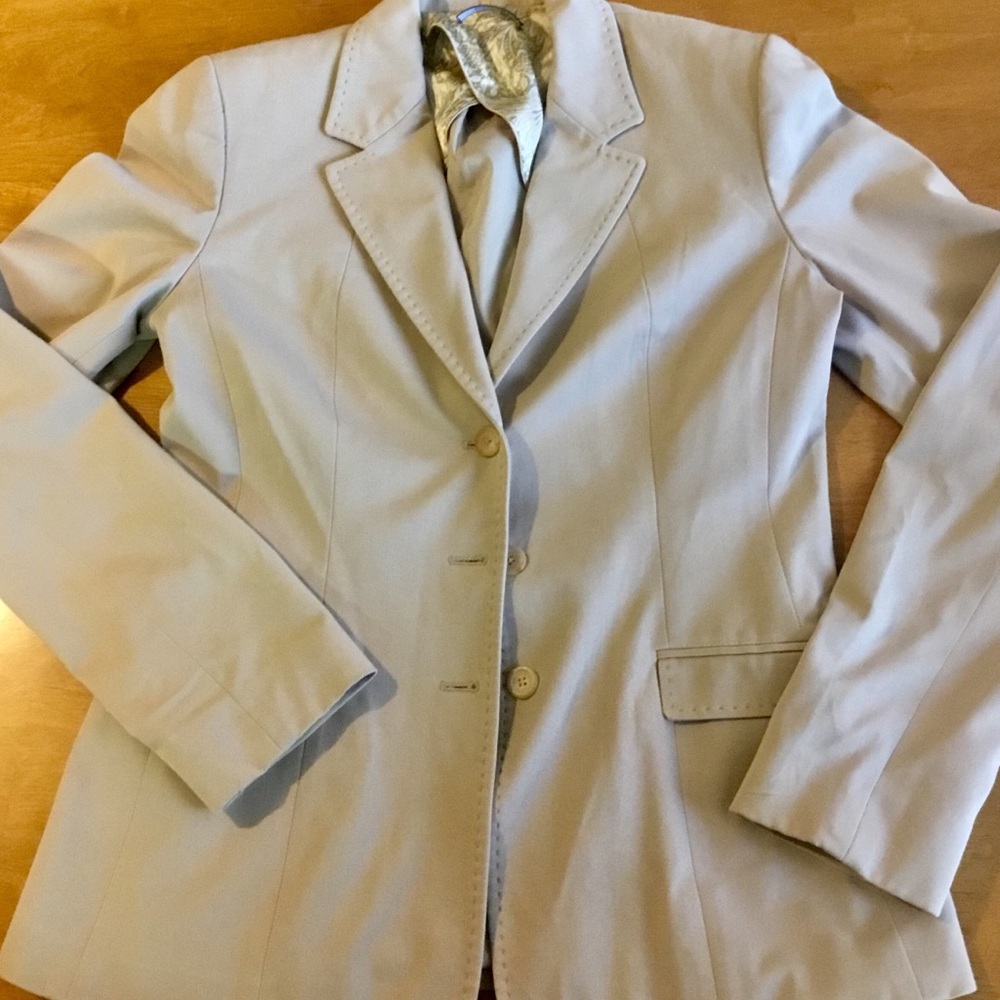 Elie Tahari light beige blazer
